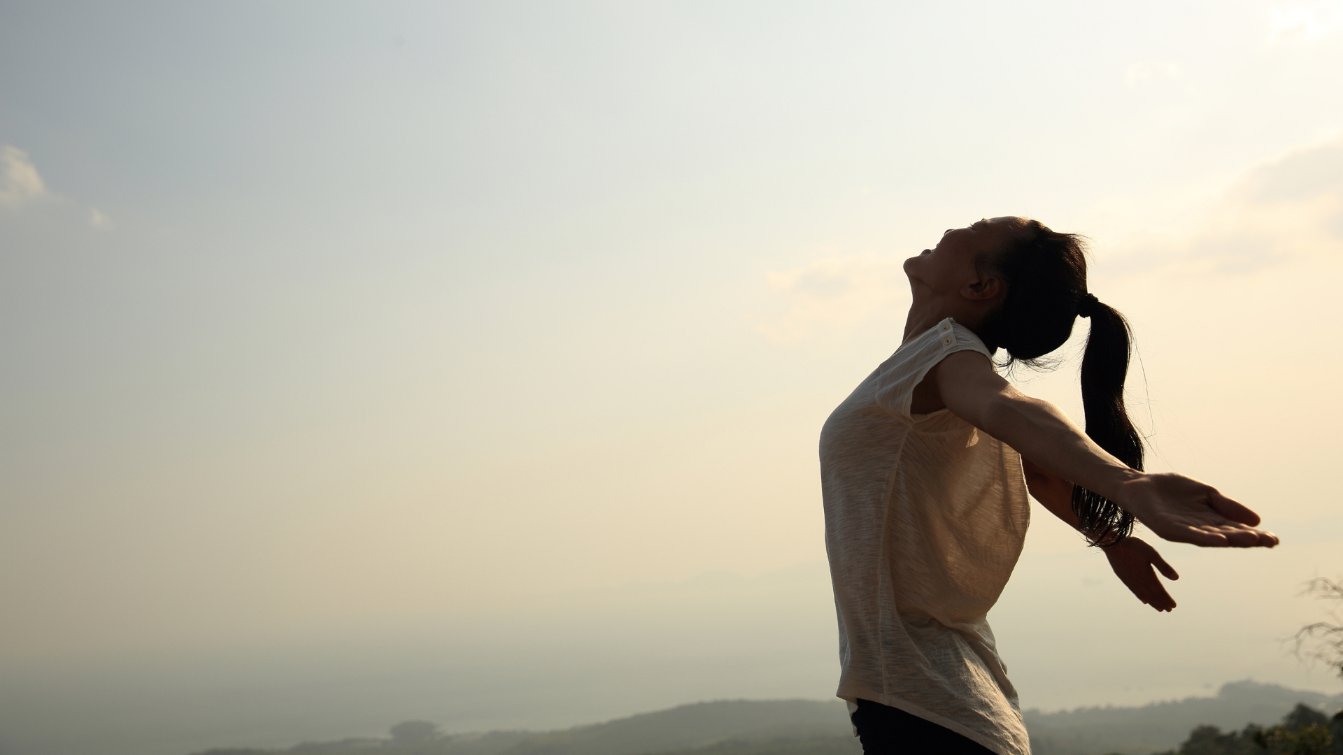 どんな環境でも堂々と活躍している、しなやかで美しい女性 3